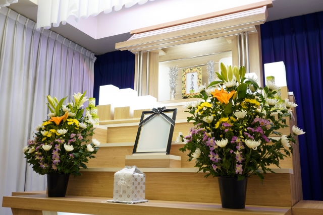 家族葬ってどんなお葬式？家族葬のメリット・デメリットなど家族葬について詳しくご紹介！